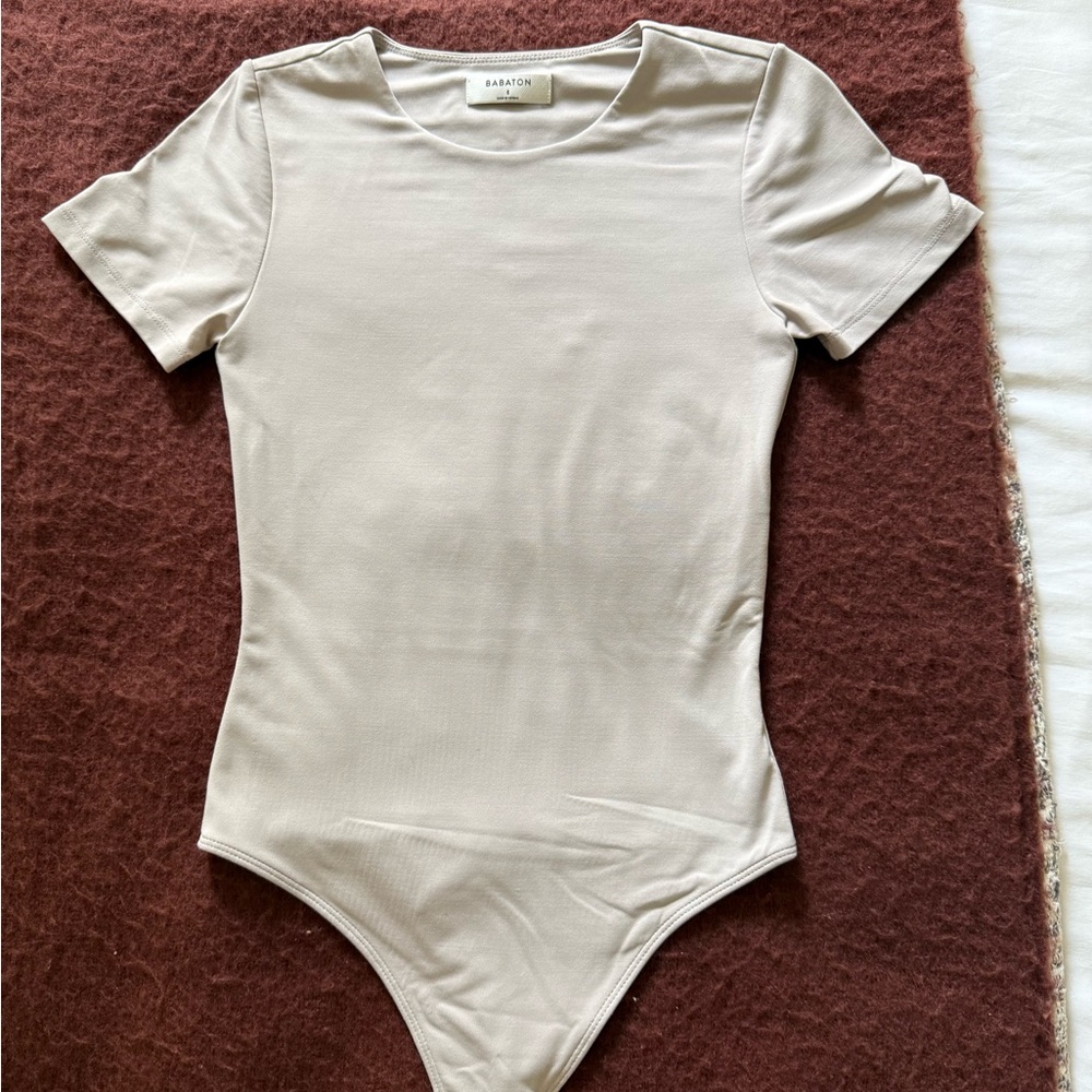 Babaton Light Gray Short Sleeve Top